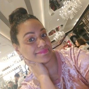 Meet your Posher, Zuleima